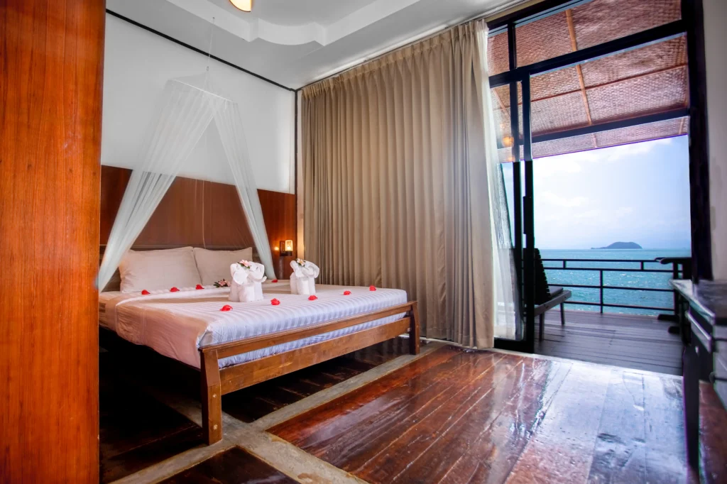 Poolside Jr. Suites &mdash; Holina Rehab, Koh Phangan (photo 2)