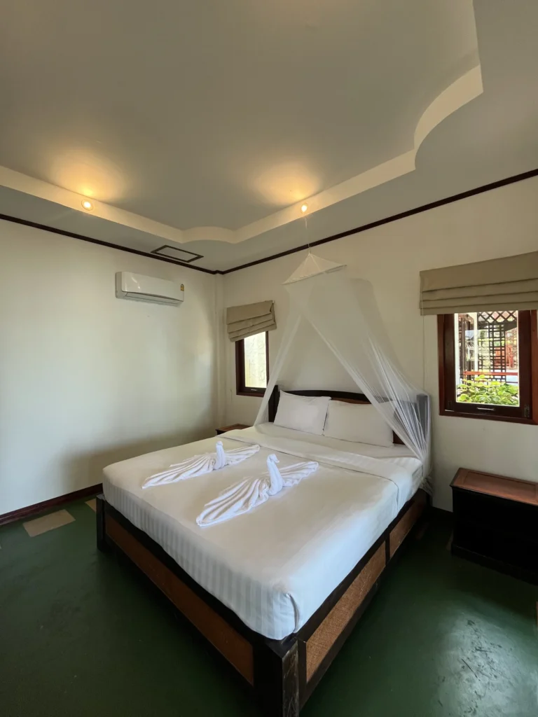 Solo Deluxe Bungalows &mdash; Holina Rehab, Koh Phangan (photo 12)