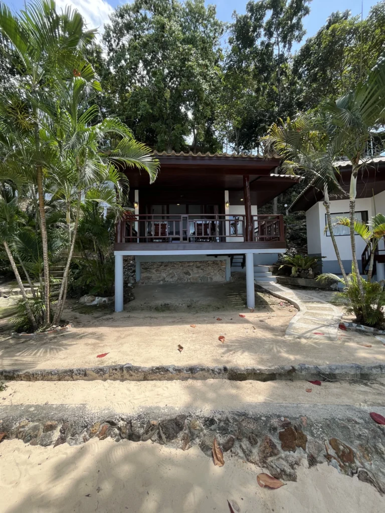 Beach Bungalow (Seaview) &mdash; Holina Rehab, Koh Phangan (photo 2)