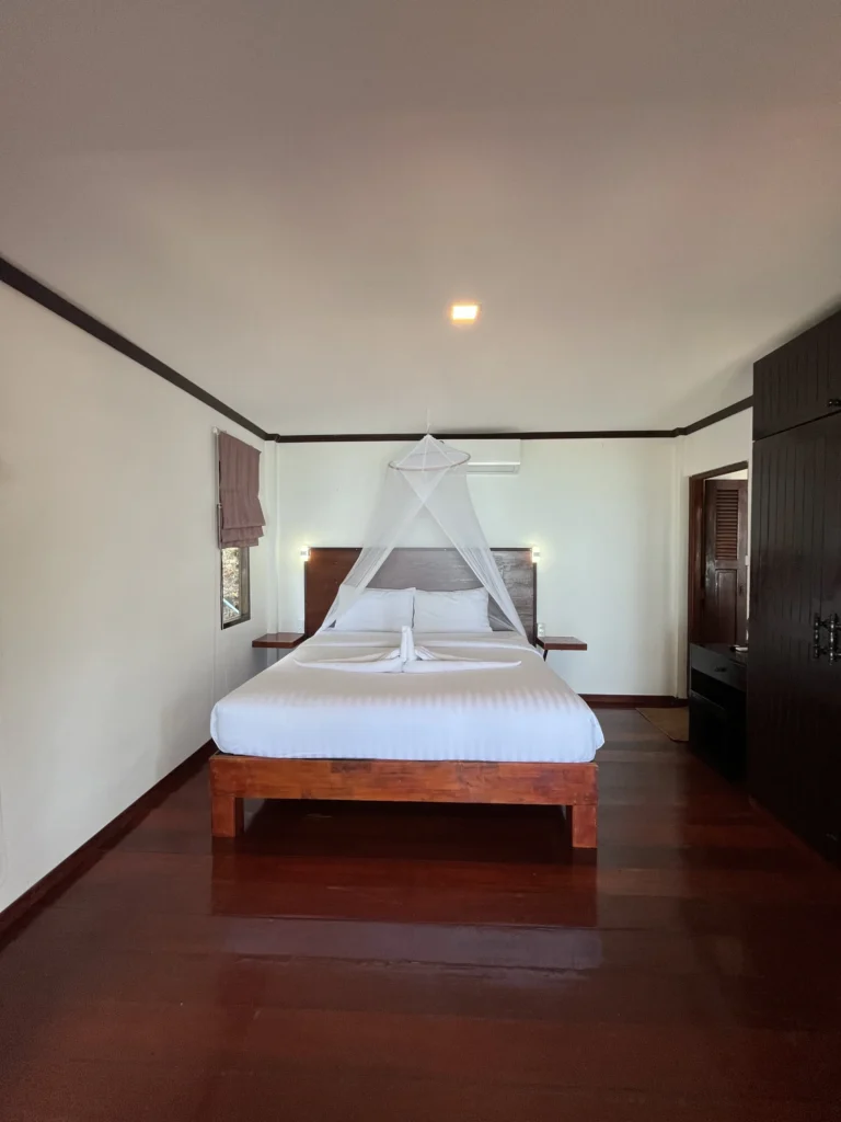 Beach Bungalow (Seaview) &mdash; Holina Rehab, Koh Phangan (photo 11)