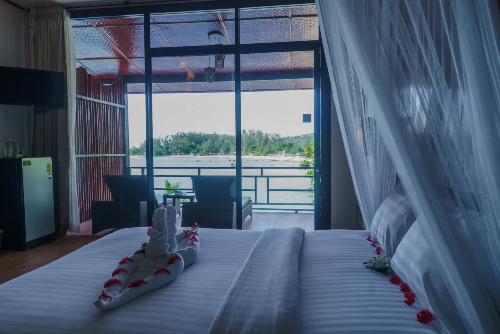 Poolside Jr. Suites &mdash; Holina Rehab, Koh Phangan (photo 15)
