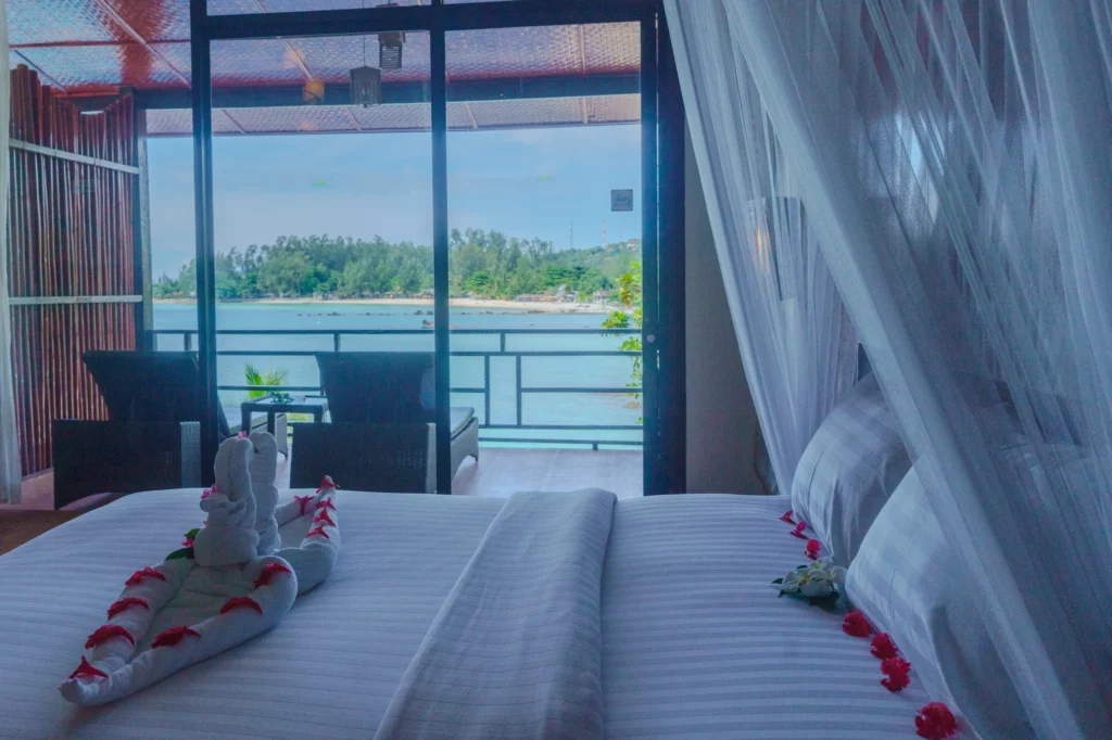 Poolside Jr. Suites &mdash; Holina Rehab, Koh Phangan (photo 16)