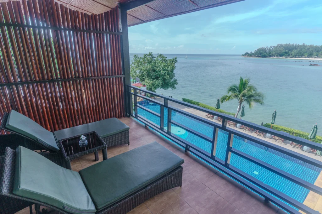 Poolside Jr. Suites &mdash; Holina Rehab, Koh Phangan (photo 8)