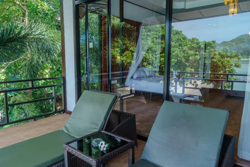 Poolside Jr. Suites &mdash; Holina Rehab, Koh Phangan (photo 7)